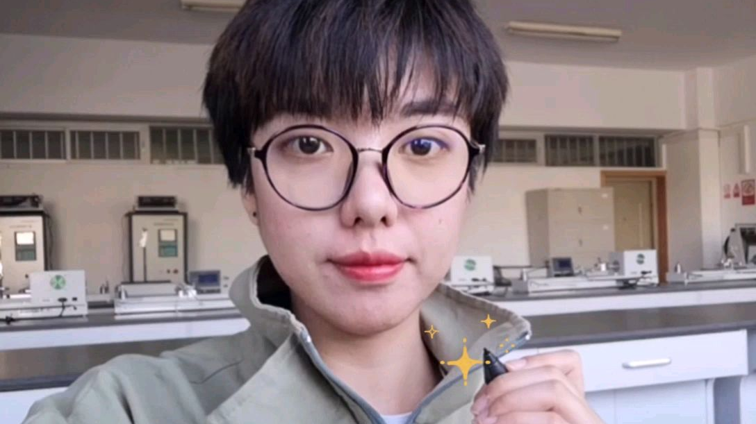 最近开心在闲暇时光画画渣画,手绘头像啦